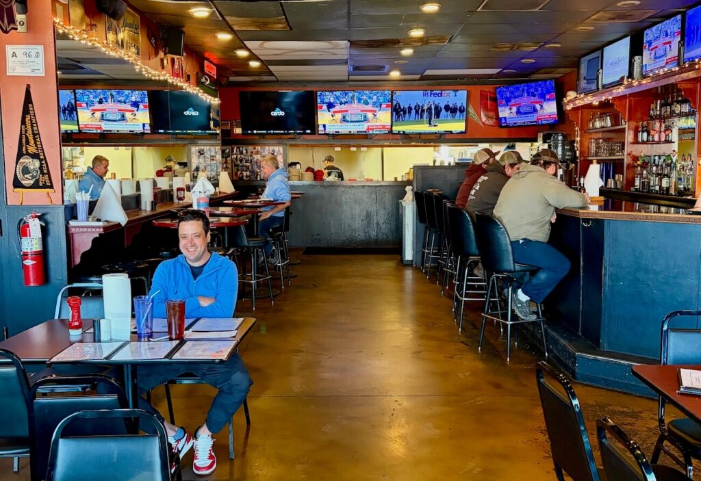 40-year-old librarian making $90K earmarks $4.5K in “trip fund” for Italy and Tokyo